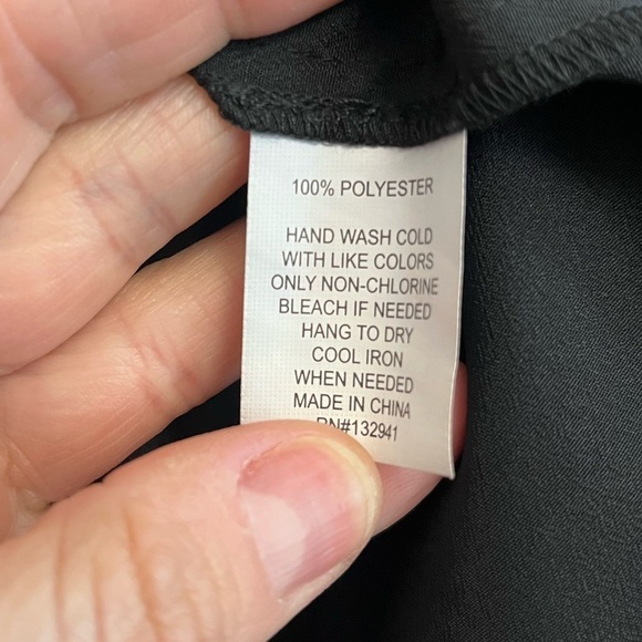 Amanda Uprichard NWT Black Off-Shoulder Blouse – Size Large - Picture 6 of 6